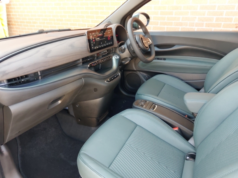 Fiat 500 87Kw Giorgio Armani 42Kwh Green #5