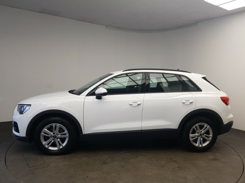 Audi Q3 35 Tdi Technik S Tronic LM71MZD White #4
