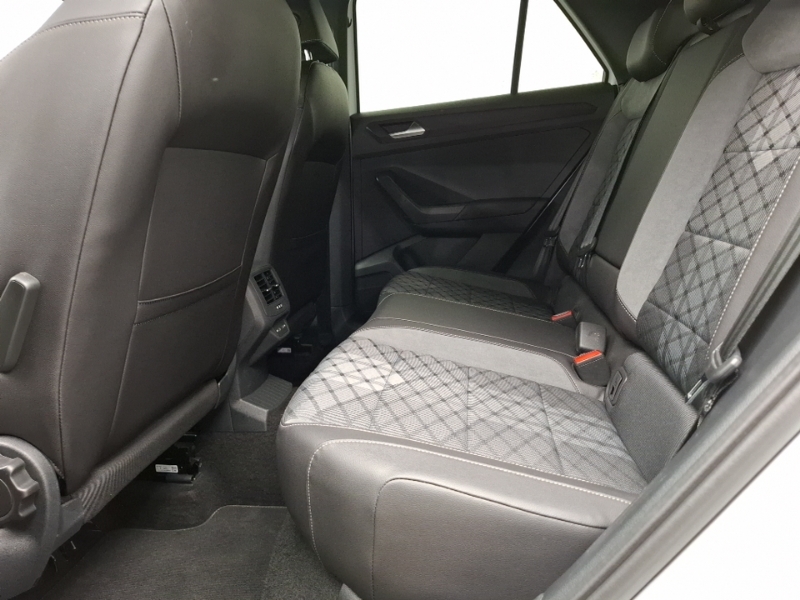 Volkswagen T-Roc 1.5 Tsi R-line SB72TKJ White #6