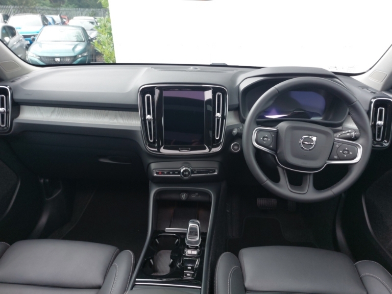 Volvo XC40 2.0 B4p Ultra Dark SL74AEZ Red #3