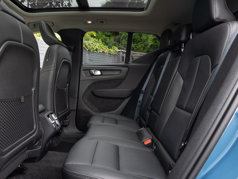 Volvo XC40 2.0 B4p Ultra Dark SK74ZDT Blue #6