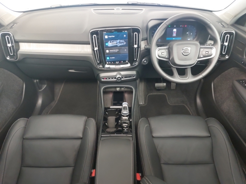 Volvo XC40 2.0 B4p Ultra Dark SL74BXX White #4