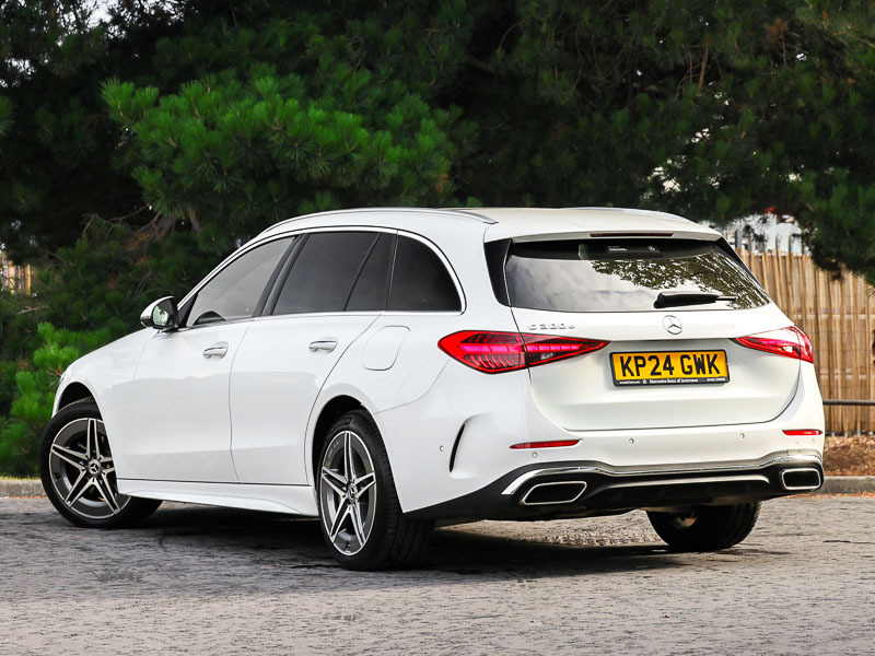 Mercedes-Benz C Class C300e Amg Line Premium Plus 9G-tronic White #2
