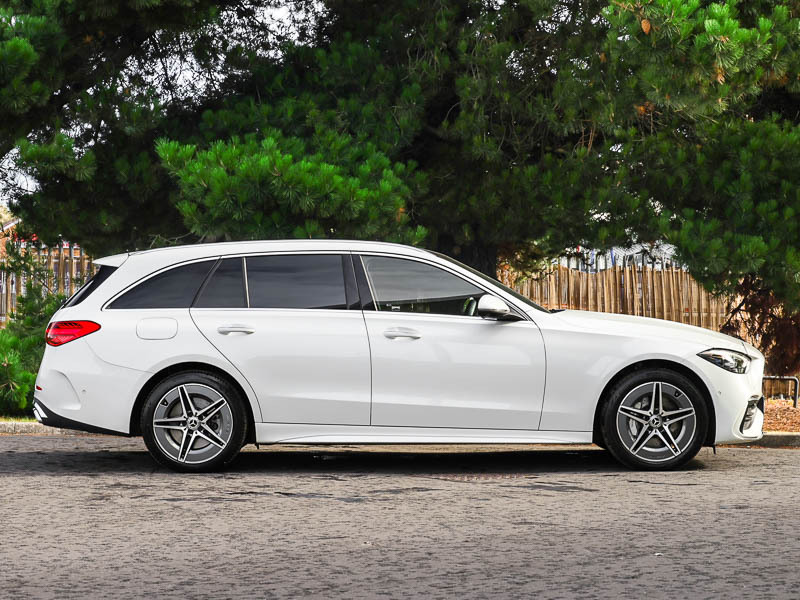 Mercedes-Benz C Class C300e Amg Line Premium Plus 9G-tronic White #4
