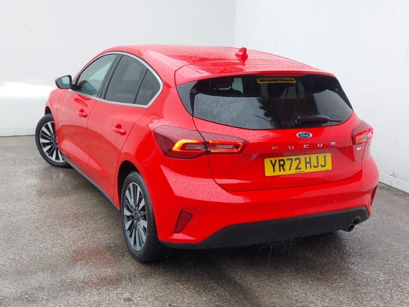 Ford Focus 1.0 Ecoboost Hybrid Mhev 155 Titanium Vignale YR72HJJ Red #2