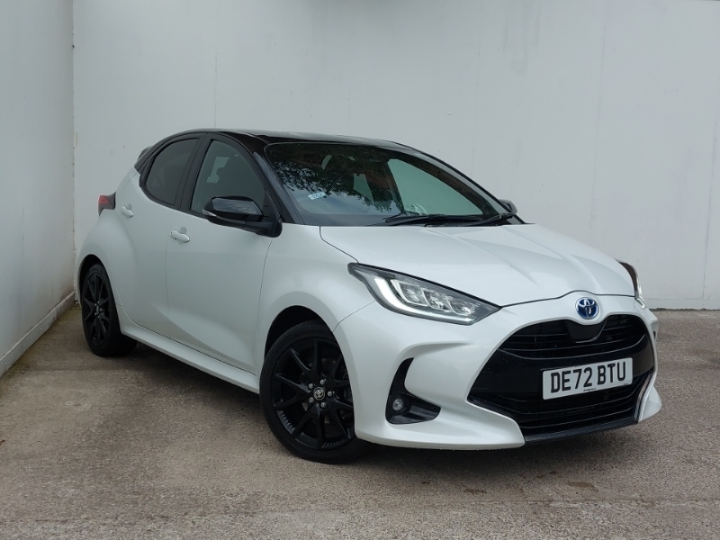 Toyota Yaris 1.5 Hybrid Dynamic Cvt White