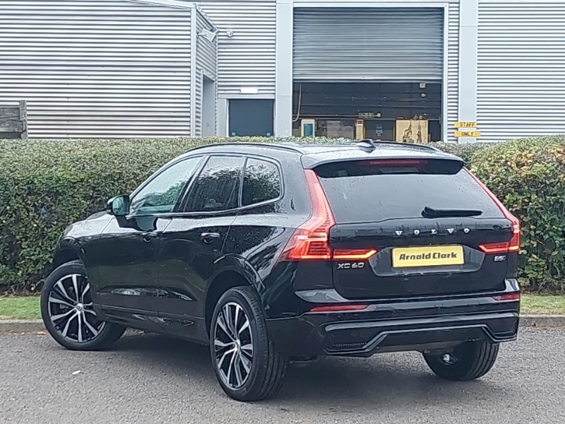 Volvo XC60 2.0 B5p Ultimate Dark Awd Geartronic SL74AEJ Black #2