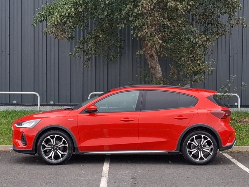 Ford Focus 1.0 Ecoboost Hybrid Mhev 155 Active Vignale WN72YUO Red #4