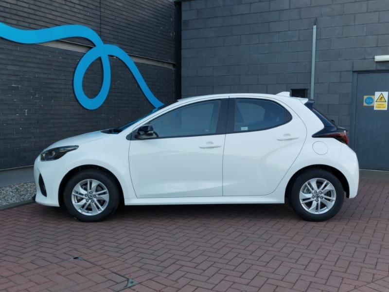 Mazda 2 1.5I Hybrid Centre Line Cvt HX74KZJ White #4