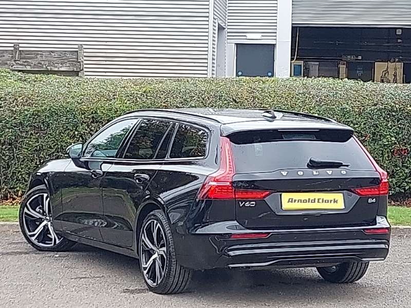 Volvo V60 2.0 B4p Ultra Dark SL25CKJ Black #2