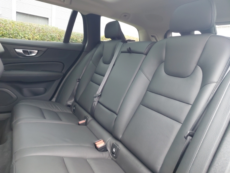 Volvo V60 2.0 B4p Ultra Dark SL25CKJ Black #6
