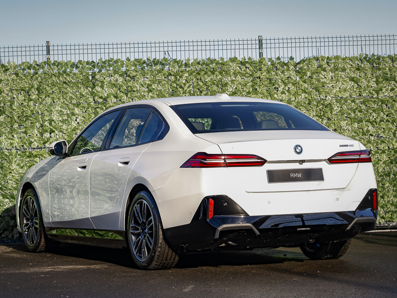 BMW i5 250Kw Edrive40 M Sport 84Kwh White #2