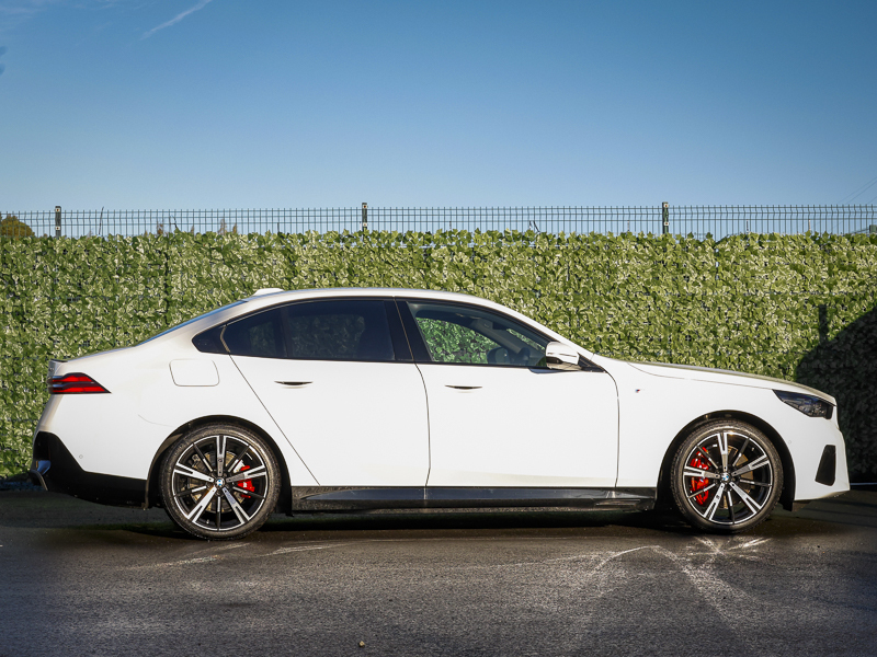 BMW i5 250Kw Edrive40 M Sport 84Kwh White #3