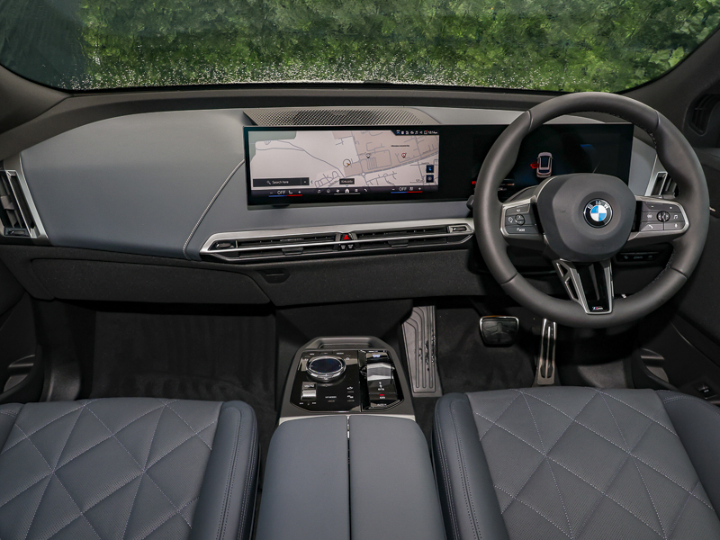 BMW iX 300Kw Xdrive45 M Sport 101Kwh White #4