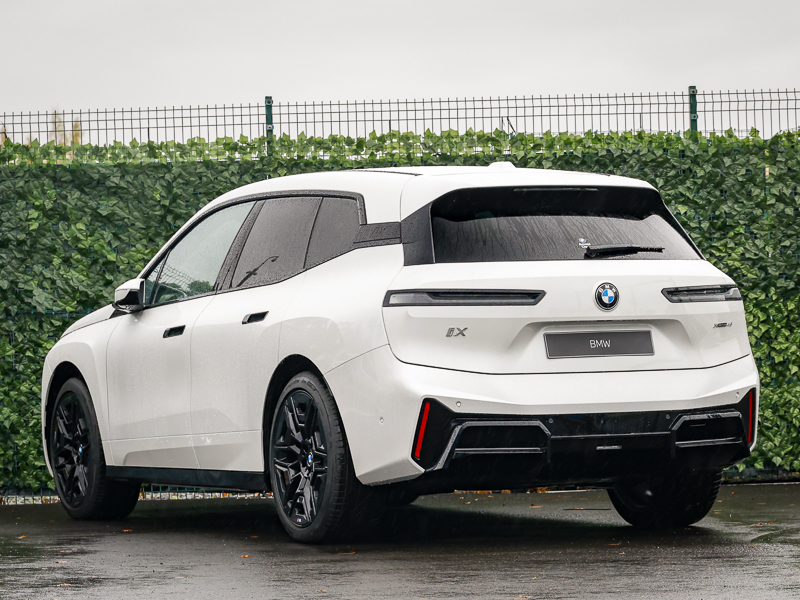 BMW iX 300Kw Xdrive45 M Sport 101Kwh White #2