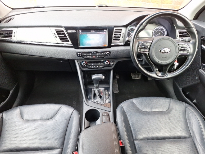 Kia Niro 1.6 Gdi Phev 3 Dct NJ18YXP White #3