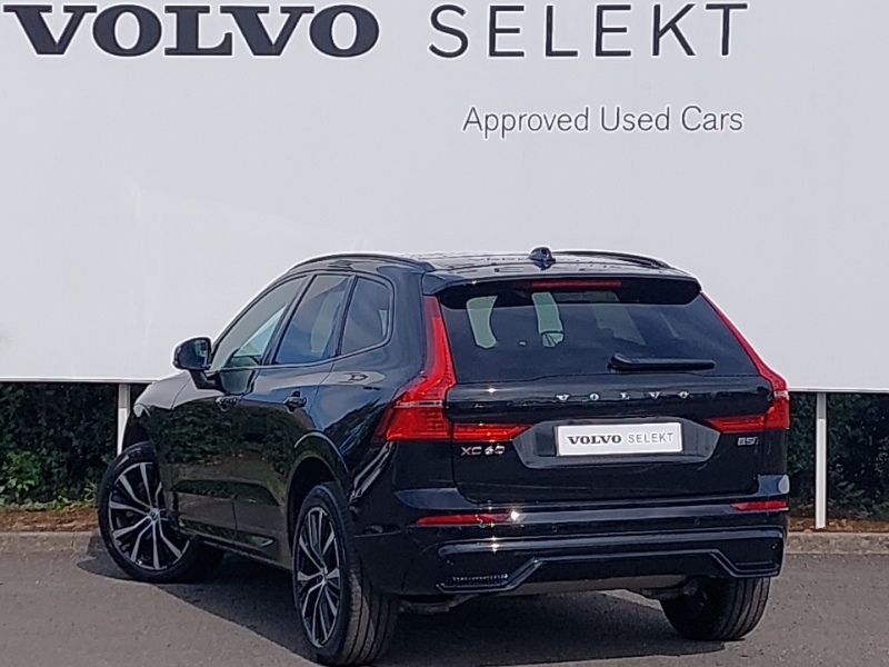 Volvo XC60 2.0 B5p Ultimate Dark Awd Geartronic Black #2
