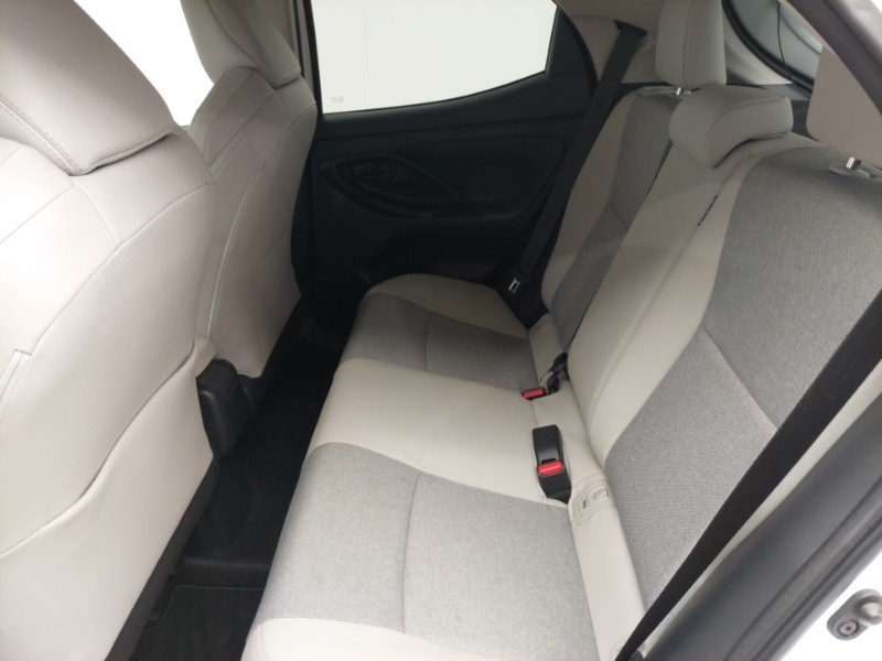 Toyota Yaris 1.5 Hybrid Excel Cvt SG72OLT White #6