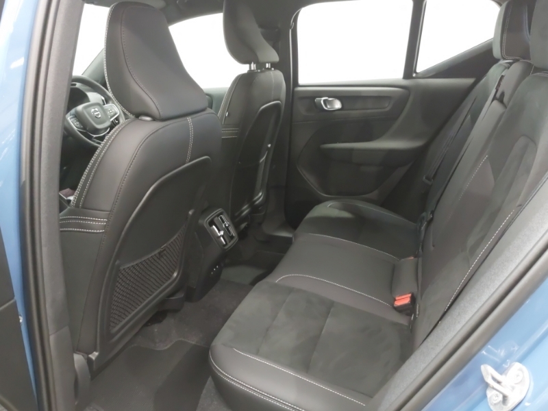 Volvo XC40 2.0 B3p Plus Dark SM74BNK Blue #6
