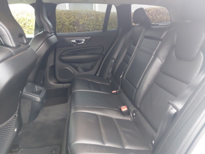 Volvo V60 2.0 B4d Inscription White #6