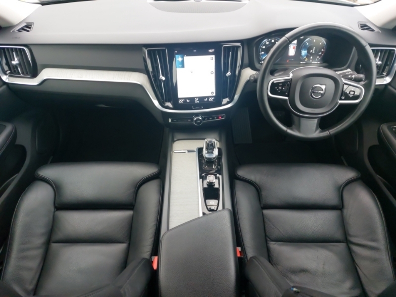 Volvo V60 2.0 B4d Inscription White #3