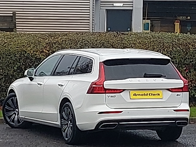 Volvo V60 2.0 B4d Inscription White #2