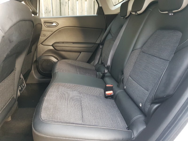 Renault Captur 1.6 E-tech Plug-in Hybrid 160 Techno YO23FZA White #6