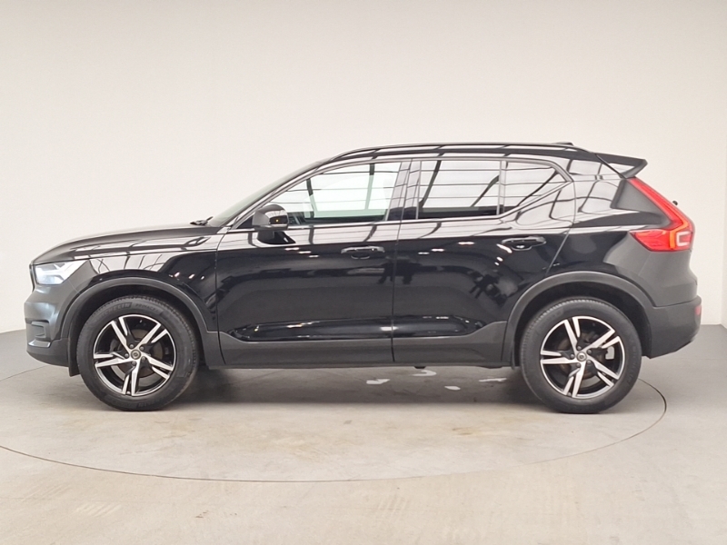 Volvo XC40 1.5 T3 163 R Design DY70YVV Black #4