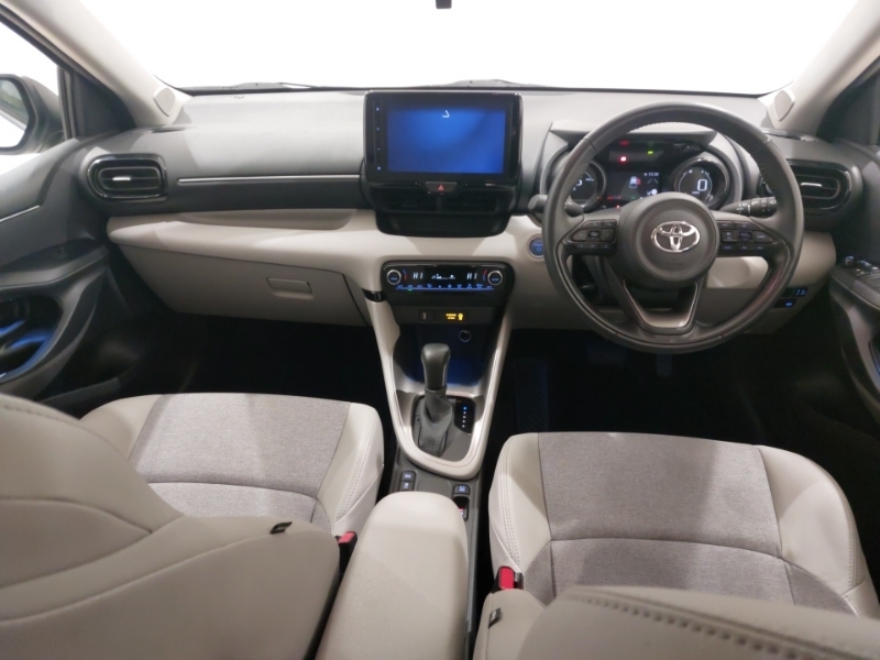 Toyota Yaris 1.5 Hybrid Excel Cvt YE72BSX White #3