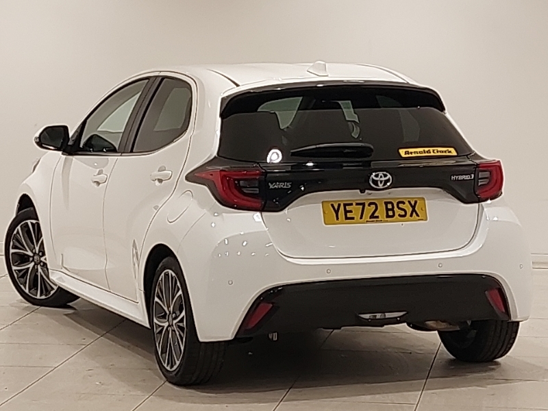 Toyota Yaris 1.5 Hybrid Excel Cvt YE72BSX White #2