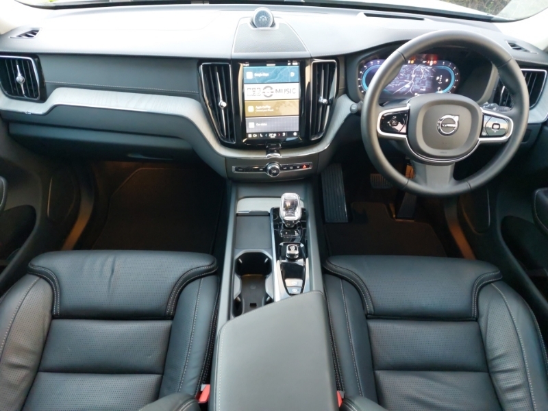 Volvo XC60 2.0 B5p Ultra Dark Awd Geartronic LB25KNS Grey #3
