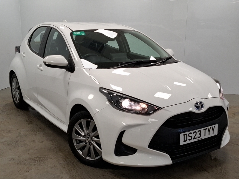 Toyota Yaris 1.5 Hybrid Icon Cvt White