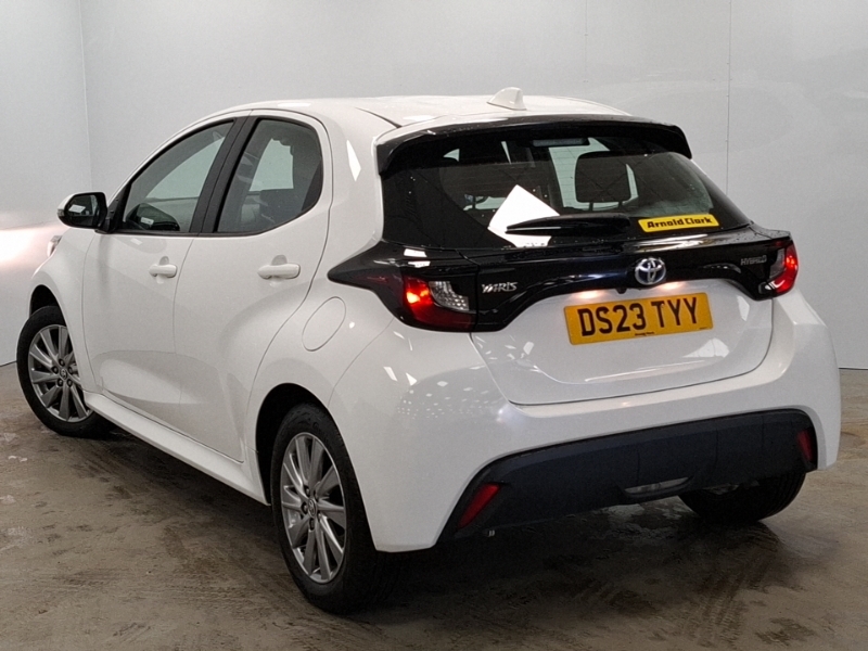 Toyota Yaris 1.5 Hybrid Icon Cvt DS23TYY White #2