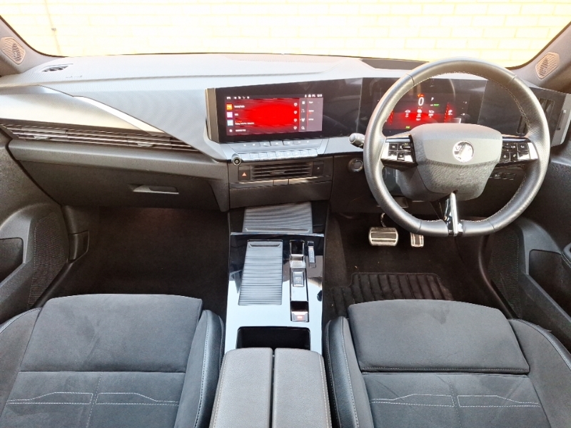 Vauxhall Astra 115Kw Ultimate 54Kwh CY73FFL White #3