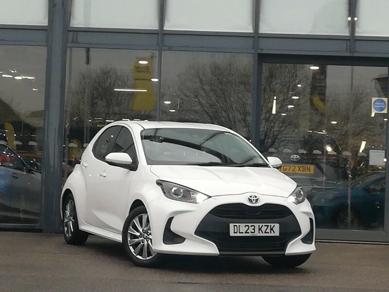 Toyota Yaris 1.5 Hybrid Icon Cvt White