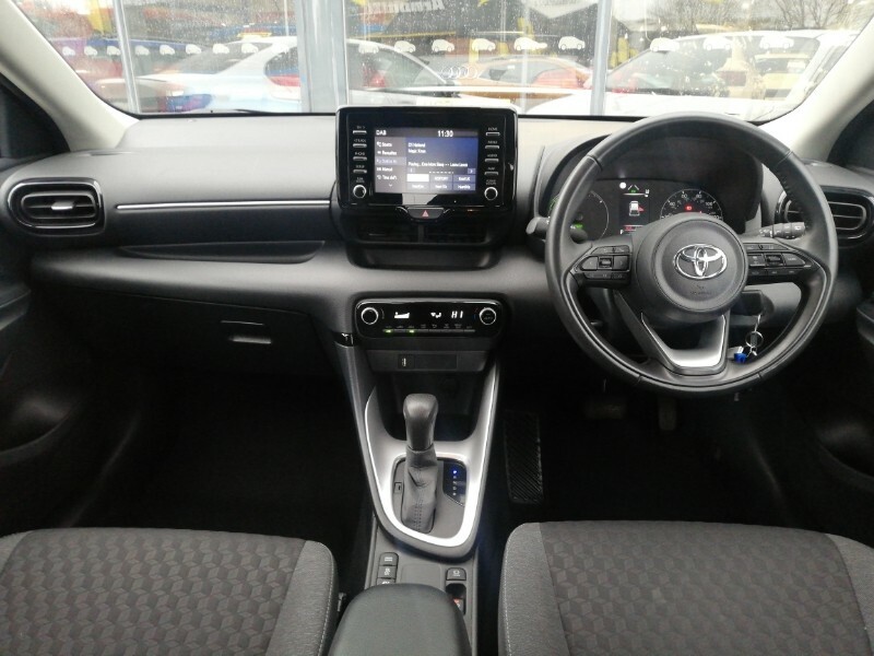 Toyota Yaris 1.5 Hybrid Icon Cvt DL23KZK White #3