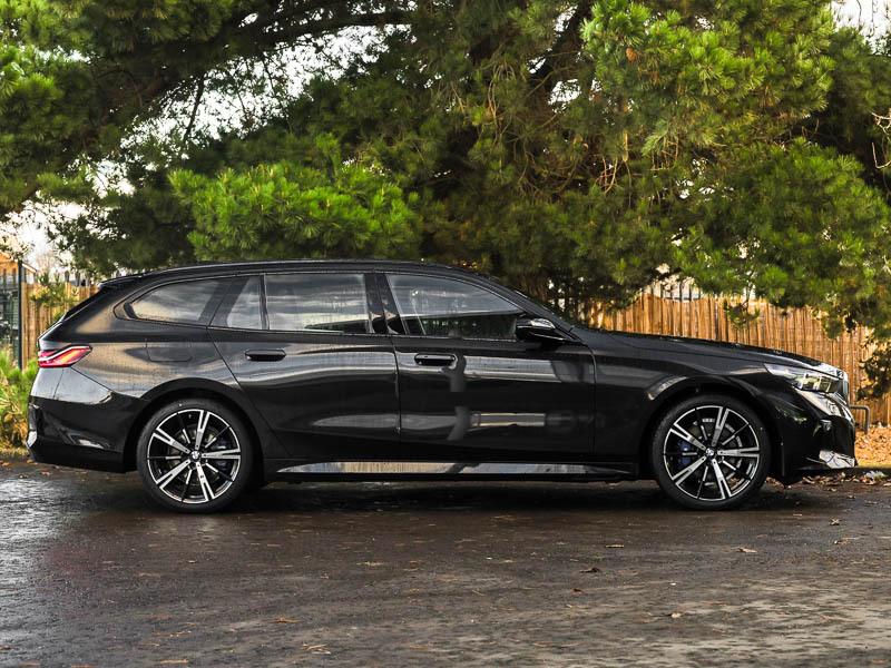 BMW 5 Series 520I M Sport Black #3