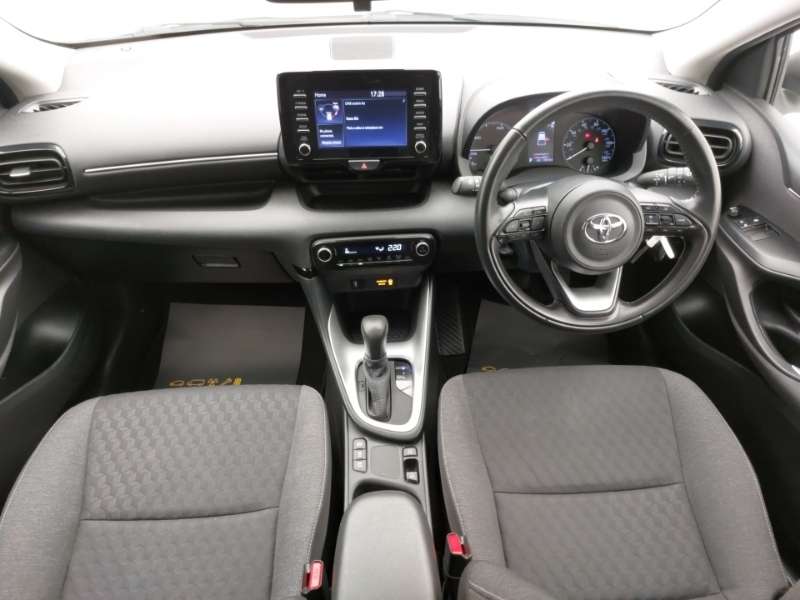 Toyota Yaris 1.5 Hybrid Icon Cvt SA72HMX White #3