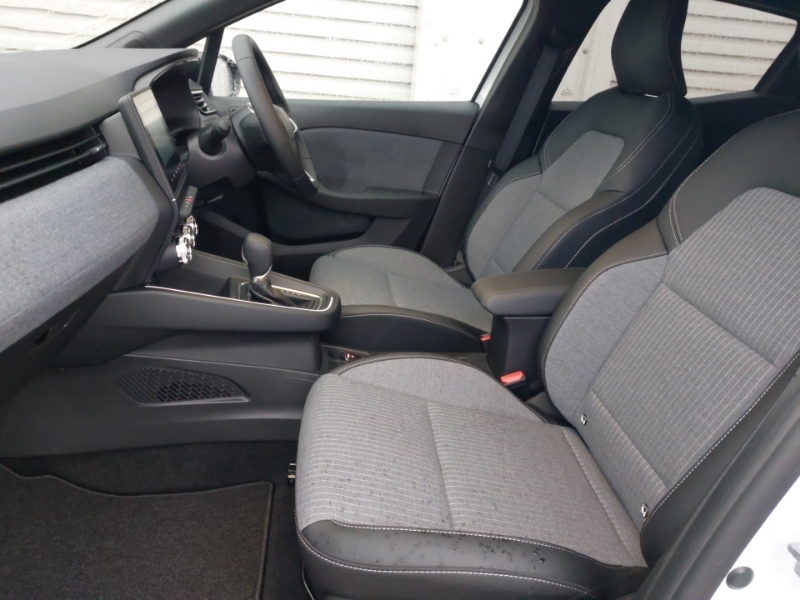 Renault Clio 1.6 E-tech Full Hybrid 145 Techno White #5