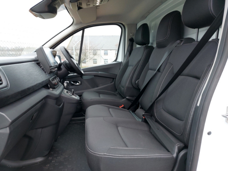 Renault Trafic Sl30 Blue Dci 150 Extra Safety Van Eag9 SC75ATY White #5