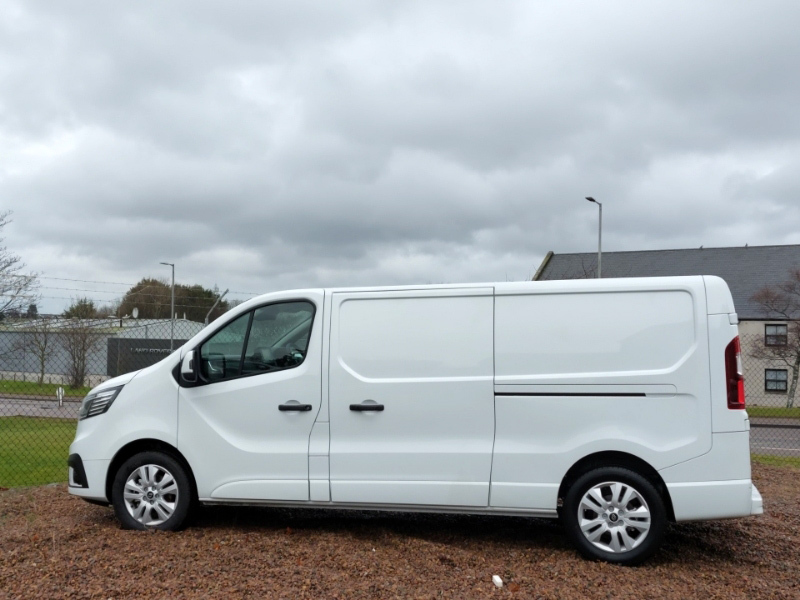 Renault Trafic Sl30 Blue Dci 150 Extra Safety Van Eag9 SC75ATY White #4