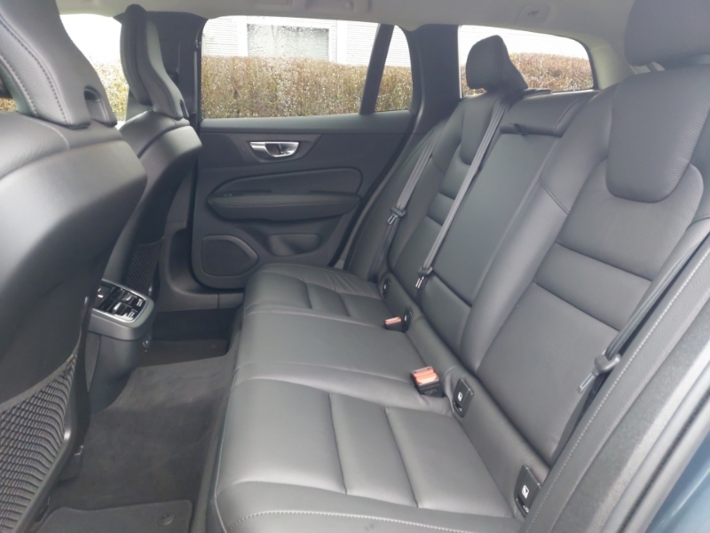 Volvo V60 2.0 B4p Plus Dark 7 Speed SK25WOA Blue #6