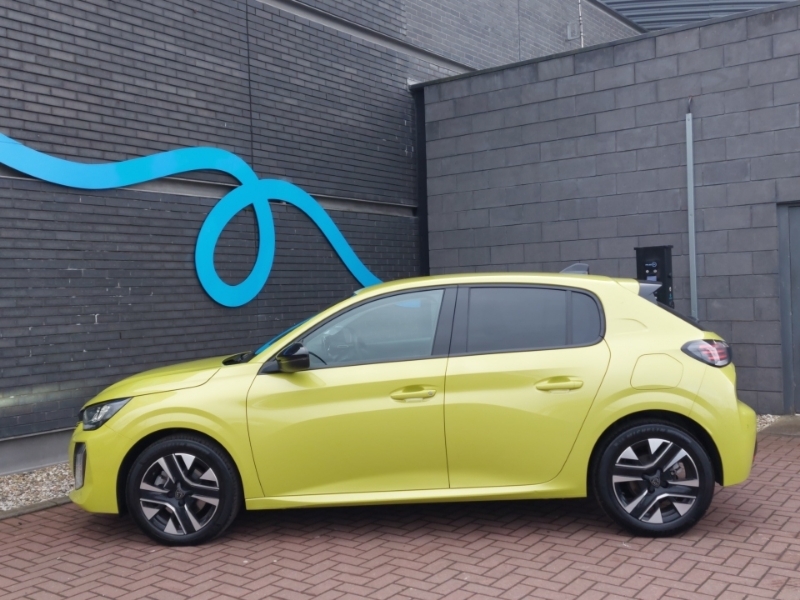Peugeot 208 1.2 Puretech 100 Allure MH25HFR Yellow #4