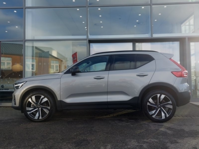 Volvo XC40 2.0 B4p Ultra Dark SL74AEG Silver #4