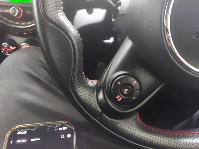 Mini Hatch 1.5 Cooper Sport II Red