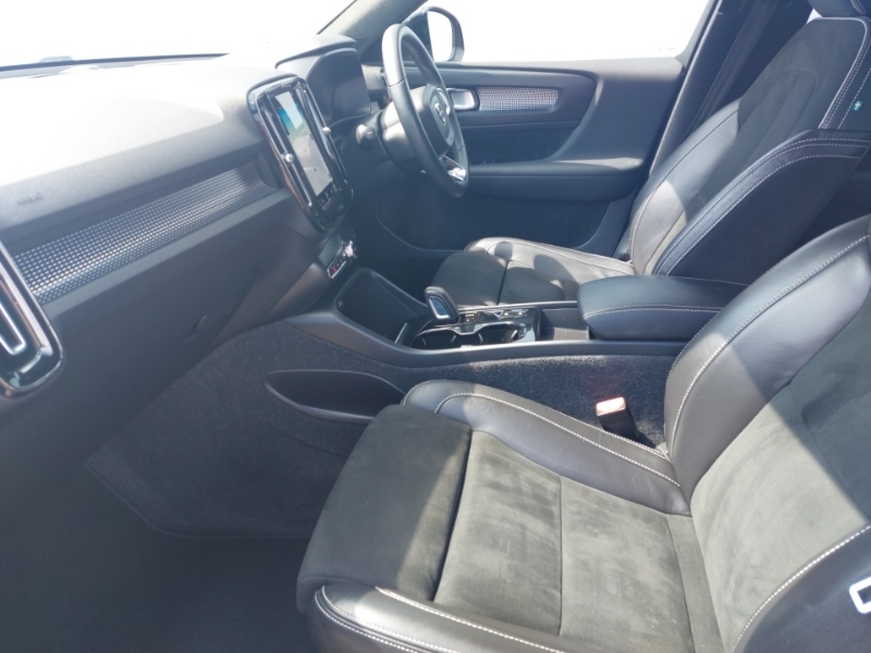 Volvo XC40 1.5 T5 Recharge Phev R Design Pro CN22USG Black #5