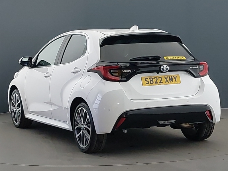 Toyota Yaris 1.5 Hybrid Excel Cvt SB22XMY White #2