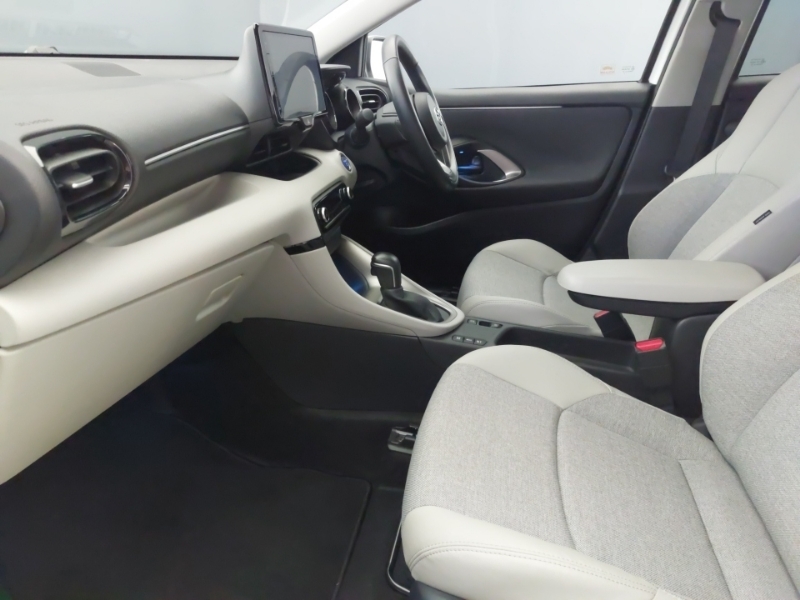 Toyota Yaris 1.5 Hybrid Excel Cvt SB22XMY White #5