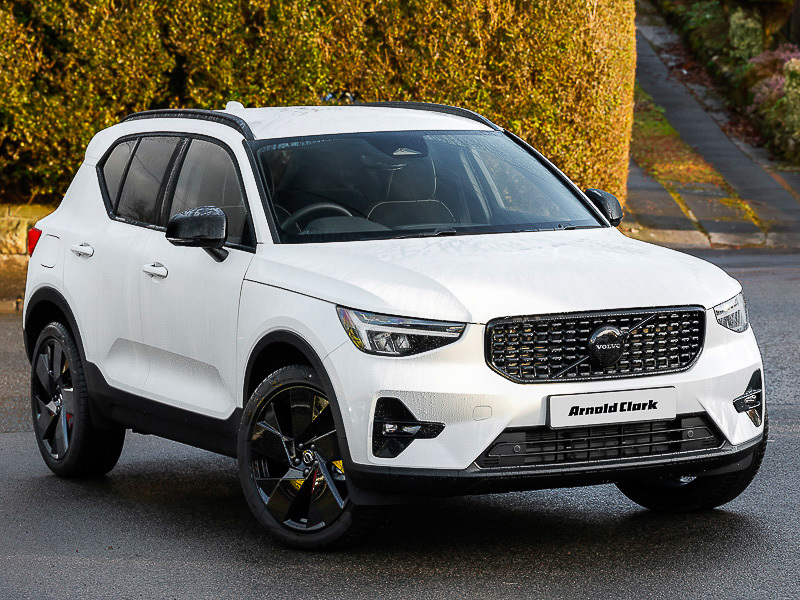 Volvo XC40 2.0 B3p Plus Black Edition White
