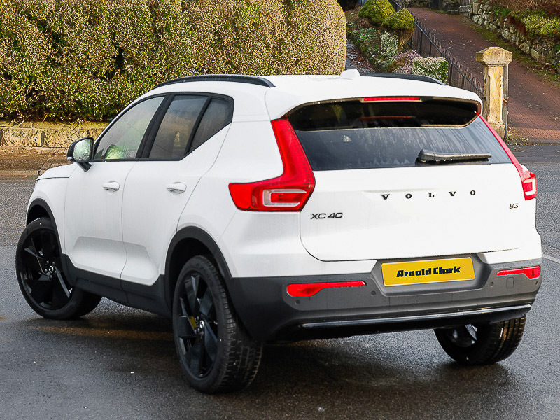 Volvo XC40 2.0 B3p Plus Black Edition SK75YHX White #2